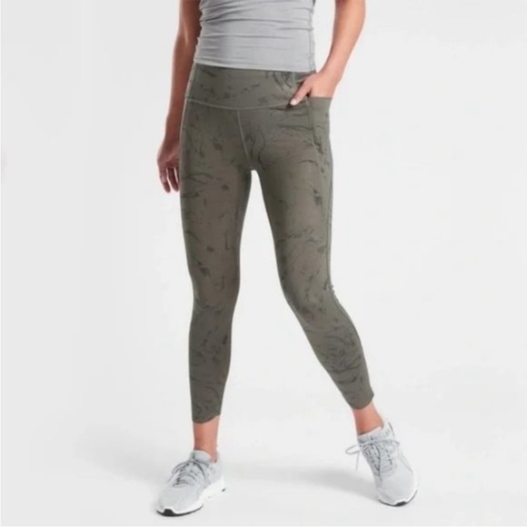 Athleta Pants - Athleta Velocity Stash Pocket Marble 7/8 Tight